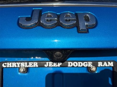 Certified 2024 Jeep Compass Limited image 17