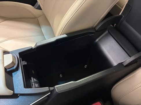 Used 2020 Toyota Avalon XLE image 26