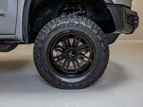 Used 2024 GMC Sierra 1500 AT4X image 11