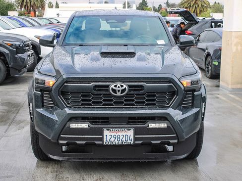Used 2024 Toyota Tacoma TRD Sport image 2
