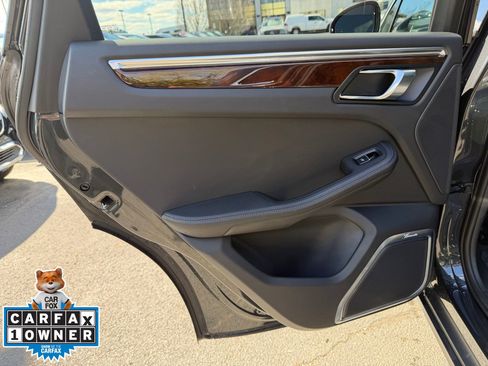 Used 2023 Porsche Macan S image 19