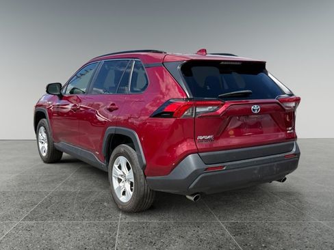 Used 2019 Toyota RAV4 LE AWD/4WD image 4