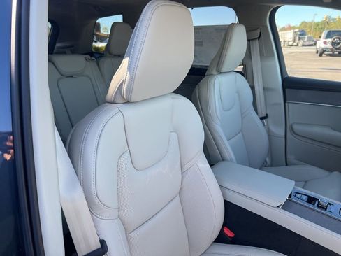 New 2026 Volvo XC90 B6 Ultra w/ Protection Package AWD/4WD image 41