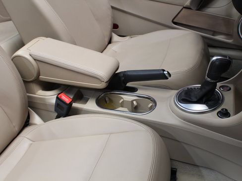 Used 2014 Volkswagen Beetle TDI FWD image 54