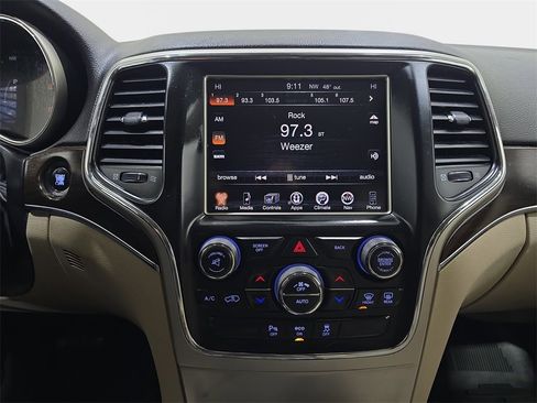 Used 2014 Jeep Grand Cherokee Limited w/ Luxury Group II image 23