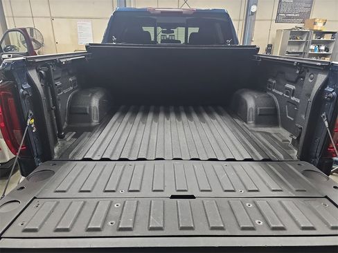 Used 2021 GMC Sierra 1500 SLT w/ SLT Premium Package image 12