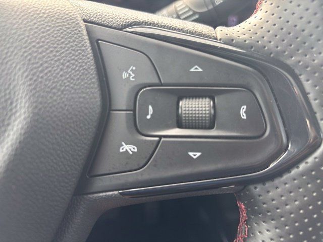 Used 2024 Chevrolet Trax RS w/ Sunroof Package FWD image 18
