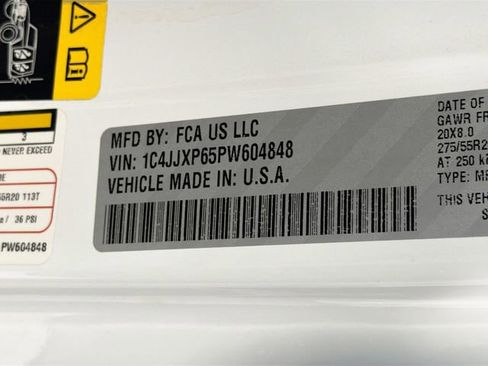 Used 2023 Jeep Wrangler Unlimited Sahara w/ Cold Weather Group image 27