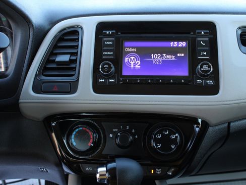 Used 2017 Honda HR-V LX image 12