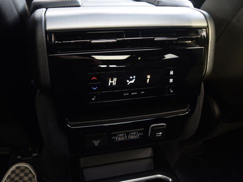 Used 2023 Jeep Wagoneer Series II image 18