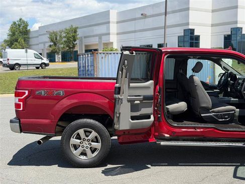Used 2018 Ford F150 XLT w/ Equipment Group 302A Luxury AWD/4WD image 16