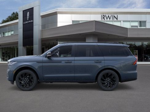 New 2025 Lincoln Navigator Reserve w/ Jet Appearance Package AWD/4WD image 3