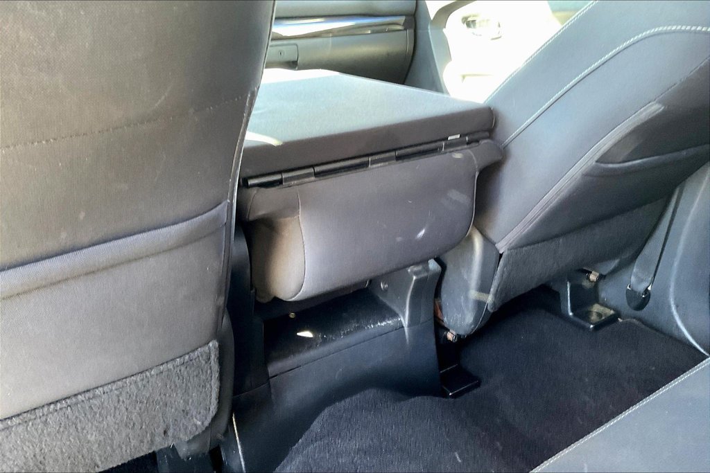 Used 2018 Nissan Titan SV AWD/4WD image 11