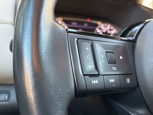 Used 2023 Nissan Pathfinder SL image 27