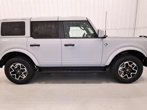 New 2026 Ford Bronco Outer Banks AWD/4WD image 2