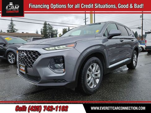 Used 2019 Hyundai Santa Fe SE image 1