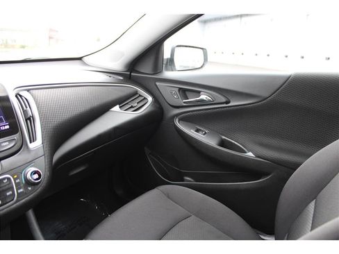 Used 2024 Chevrolet Malibu LT image 31