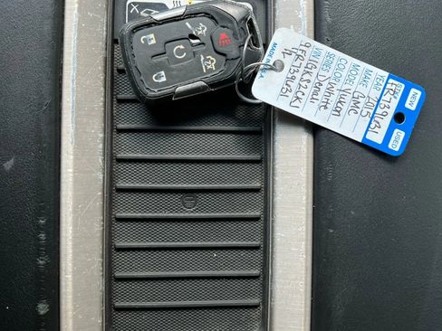 Used 2015 GMC Yukon Denali w/ Open Road Package image 12