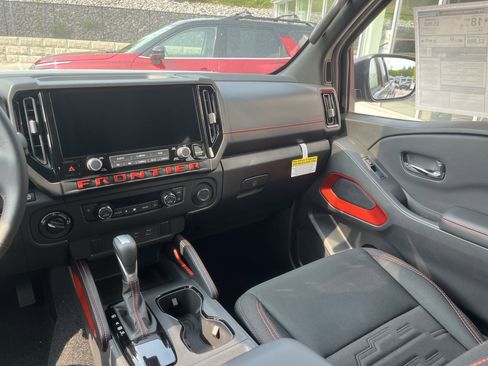 New 2025 Nissan Frontier PRO-4X image 19
