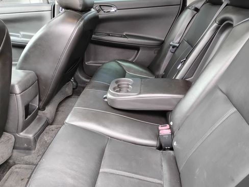 Used 2009 Chevrolet Impala SS w/ Convenience Package image 13