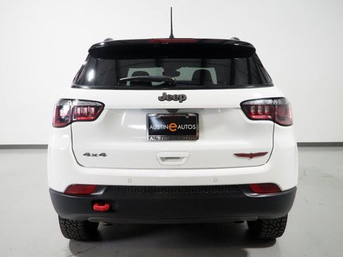 Used 2025 Jeep Compass Trailhawk AWD/4WD image 47
