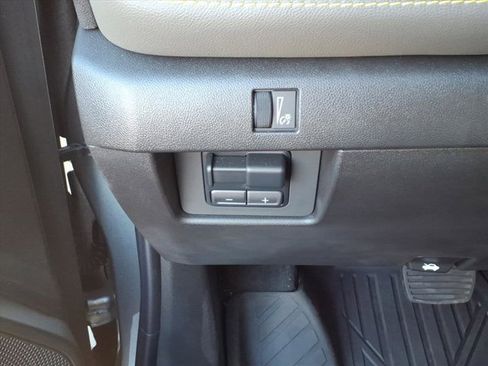 Used 2024 Chevrolet Colorado ZR2 image 21