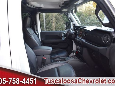 Used 2023 Jeep Wrangler Unlimited Sahara w/ Cold Weather Group AWD/4WD image 24