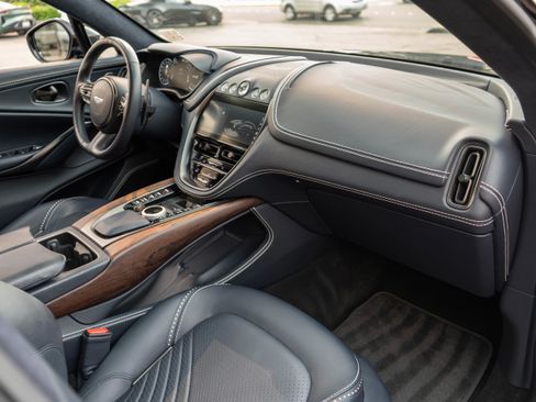 Used 2021 Aston Martin DBX image 34