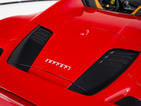 Used 2021 Ferrari F8 Tributo image 41