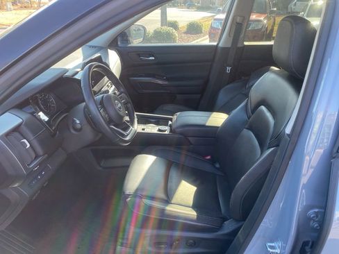 Used 2022 Nissan Pathfinder SL image 14