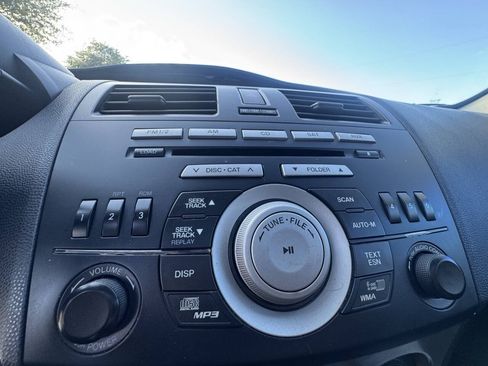 Used 2010 MAZDA MAZDA3 s Grand Touring FWD image 20
