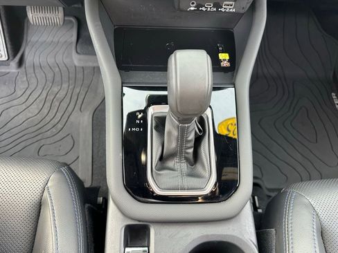 Used 2025 Subaru Forester Limited w/ Popular Package #2 image 31