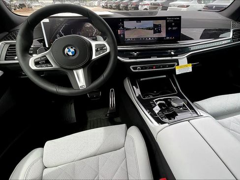 New 2026 BMW X5 xDrive40i w/ M Sport Package AWD/4WD image 5