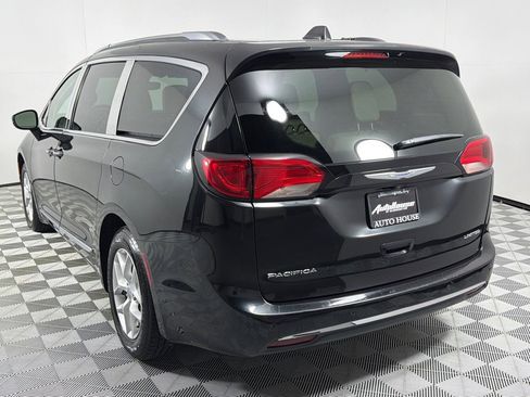 Used 2020 Chrysler Pacifica Limited FWD image 7