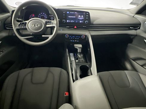 Used 2022 Hyundai Elantra SEL w/ Preferred Accessory Package FWD image 29