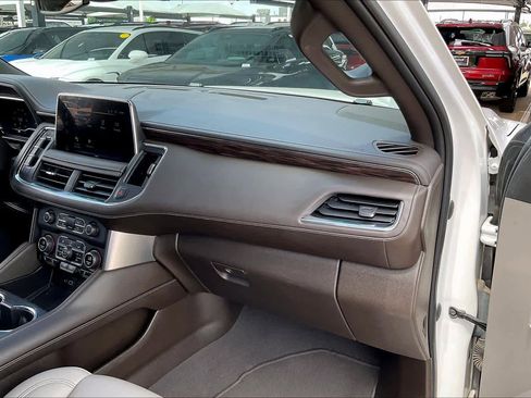 Used 2022 Chevrolet Tahoe LT w/ LT Signature Plus Package AWD/4WD image 19