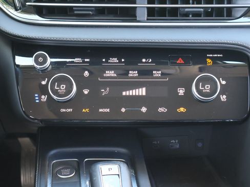 Certified 2025 INFINITI QX60 Luxe AWD/4WD image 22