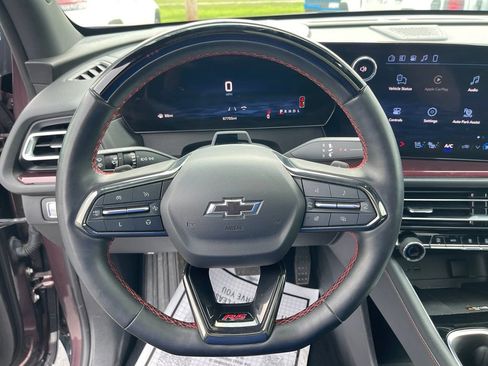 Used 2024 Chevrolet Traverse RS FWD image 15