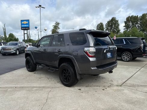 Used 2019 Toyota 4Runner SR5 Premium AWD/4WD image 3