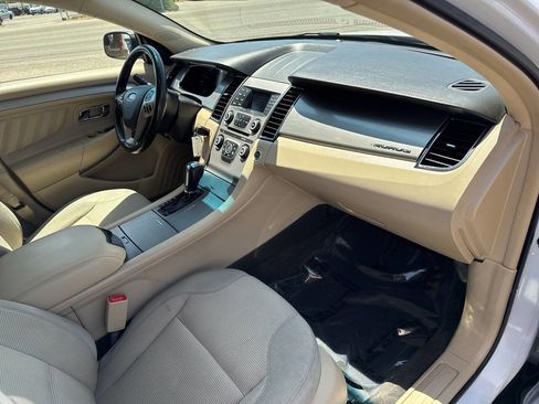 Used 2017 Ford Taurus SEL image 19