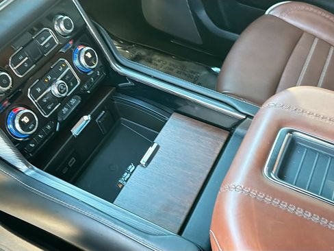 Used 2023 GMC Yukon Denali Ultimate image 29