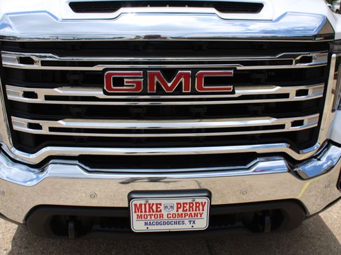 Used 2022 GMC Sierra 3500 SLE w/ SLE Convenience Package AWD/4WD image 12