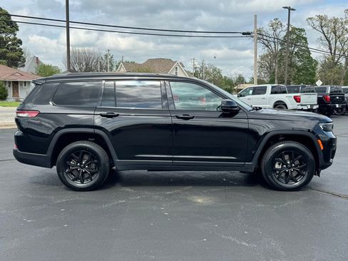 Used 2024 Jeep Grand Cherokee L Laredo AWD/4WD image 20
