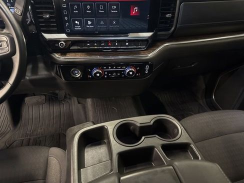 Used 2024 GMC Sierra 1500 Elevation w/ LPO, Elevation Black Package AWD/4WD image 19