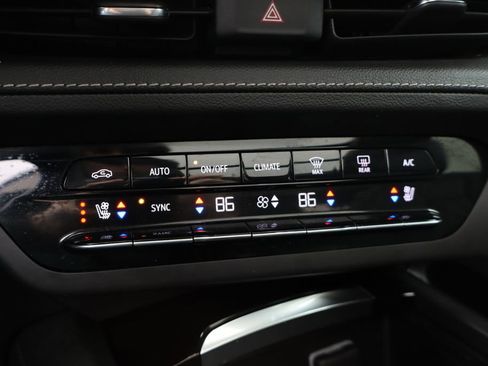 Used 2023 Buick Envision Avenir image 23