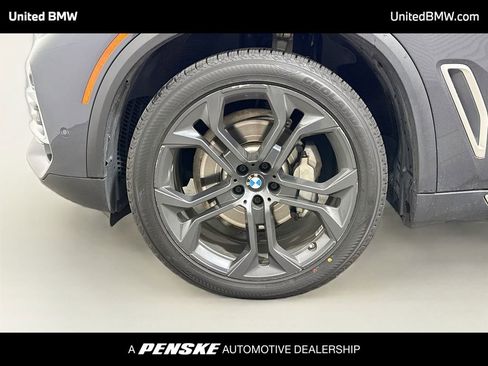 Used 2019 BMW X5 xDrive40i w/ Executive Package AWD/4WD image 2