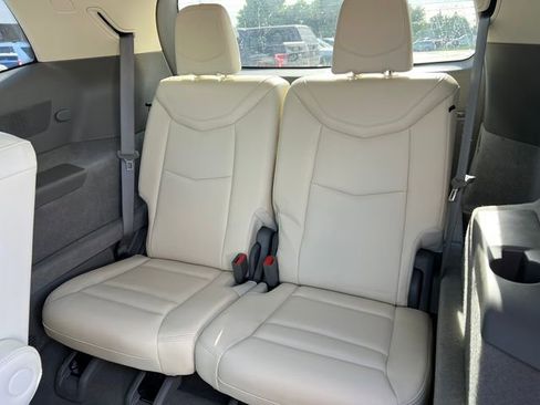 Used 2023 Cadillac XT6 Premium Luxury AWD/4WD image 5