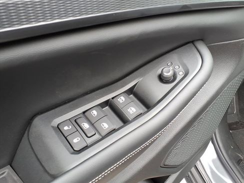 New 2025 Jeep Grand Cherokee Altitude image 18