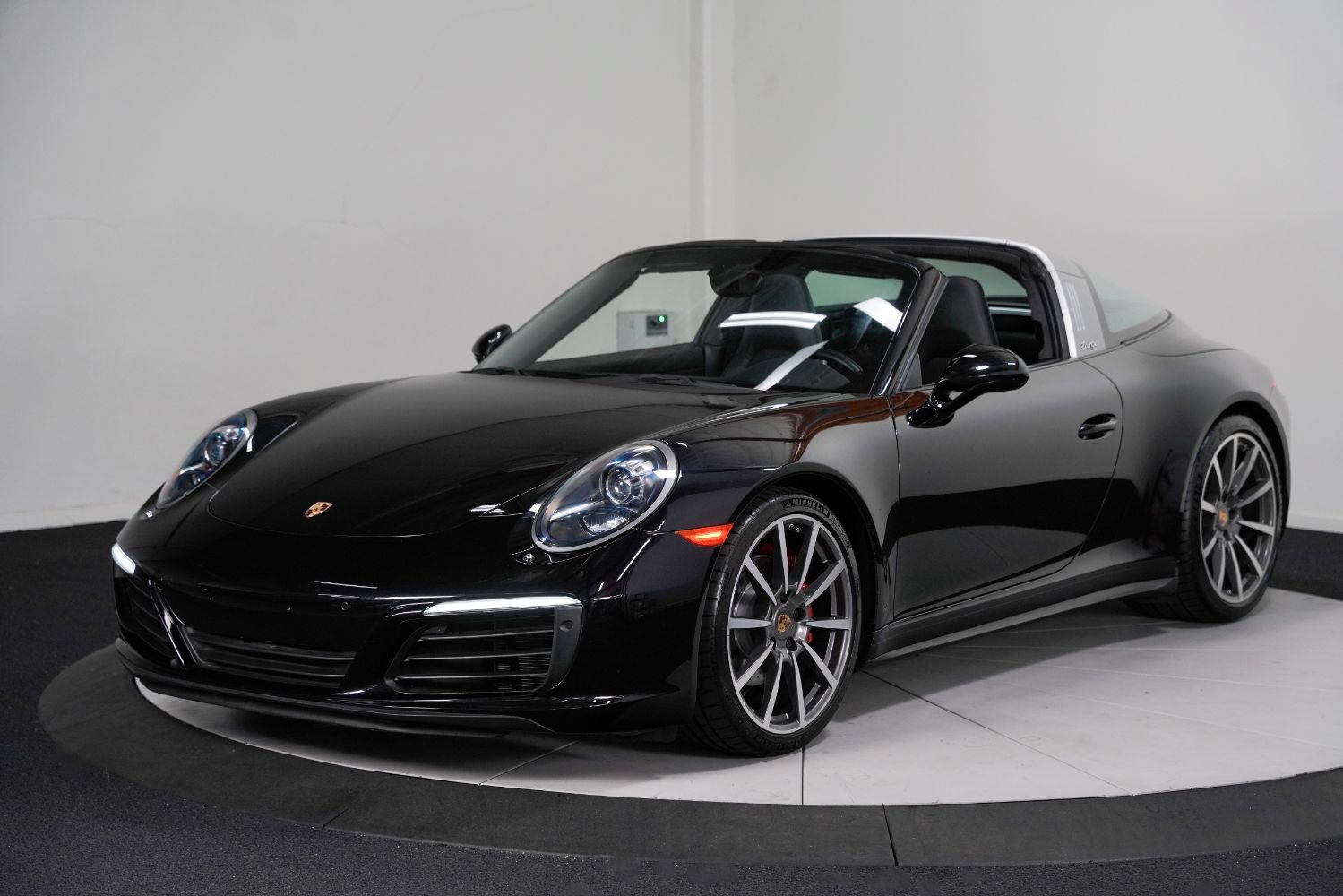Used 2017 Porsche 911 Targa 4 AWD/4WD image 7