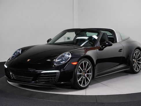 Used 2017 Porsche 911 Targa 4 AWD/4WD image 7